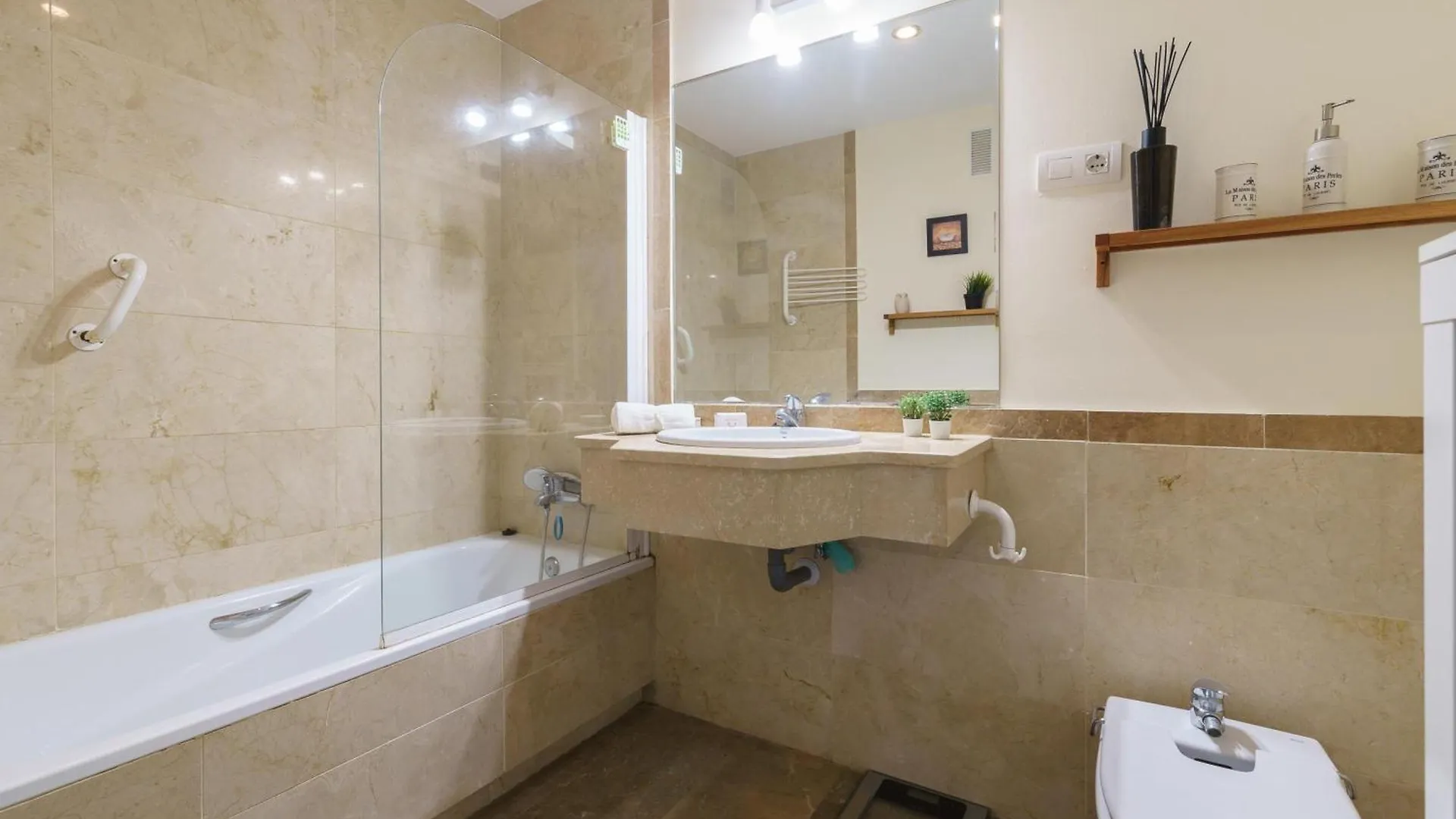 Puerta Del Mar Penthouse Beachfront - Happy Rentals Sitio de Calahonda