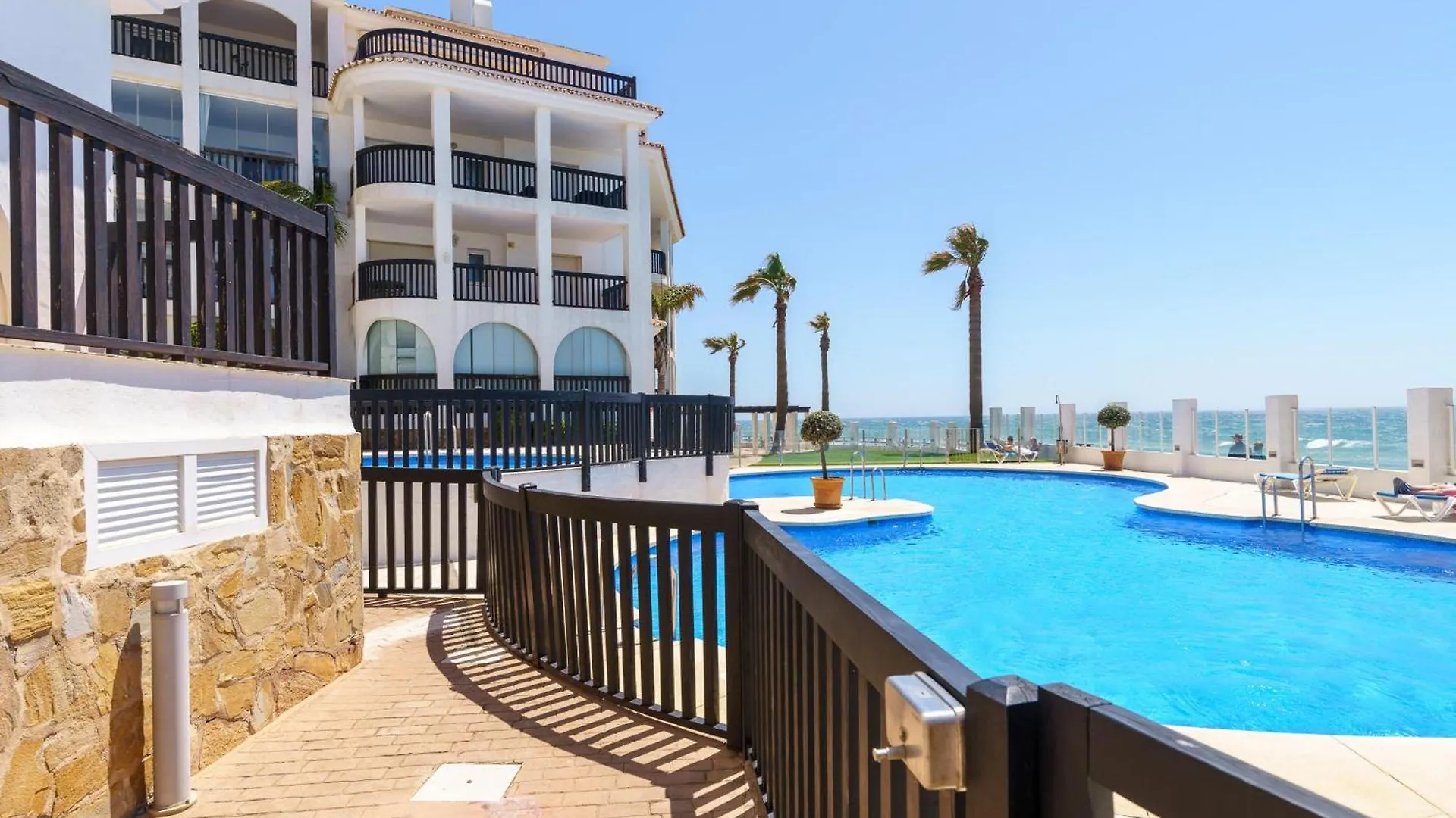Puerta Del Mar Penthouse Beachfront - Happy Rentals Sitio de Calahonda